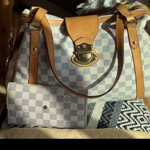 💕BEAUTIFUL AUTHENTIC LOUIS VUITTON STRESSA💕RARE with matching LV wallet!